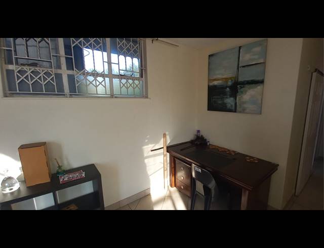 2 BEDROOM FLAT FOR SALE IN ESSENWOOD